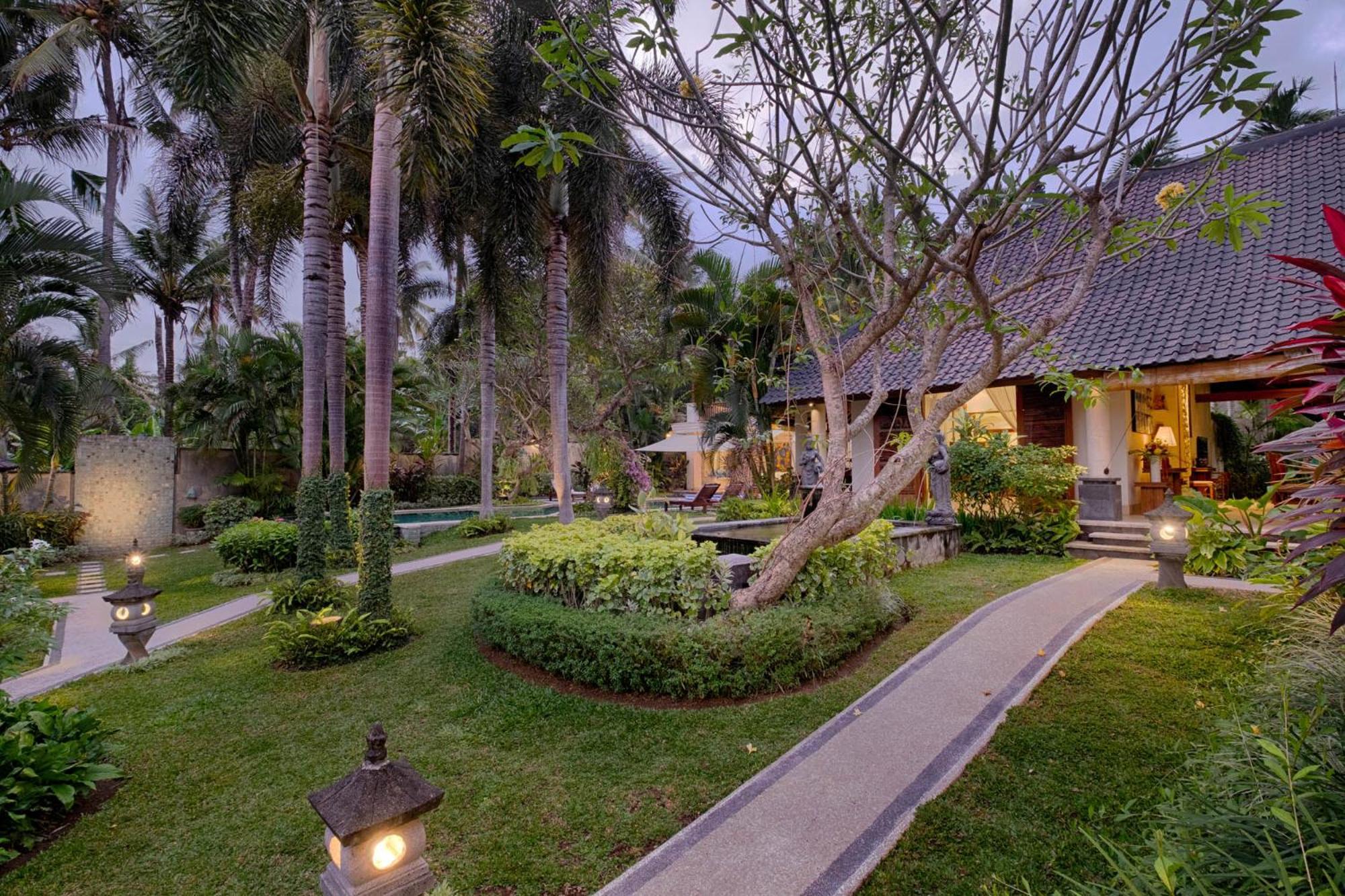 Kutus Kutus Saba Beach Villa 요그야카르타 외부 사진