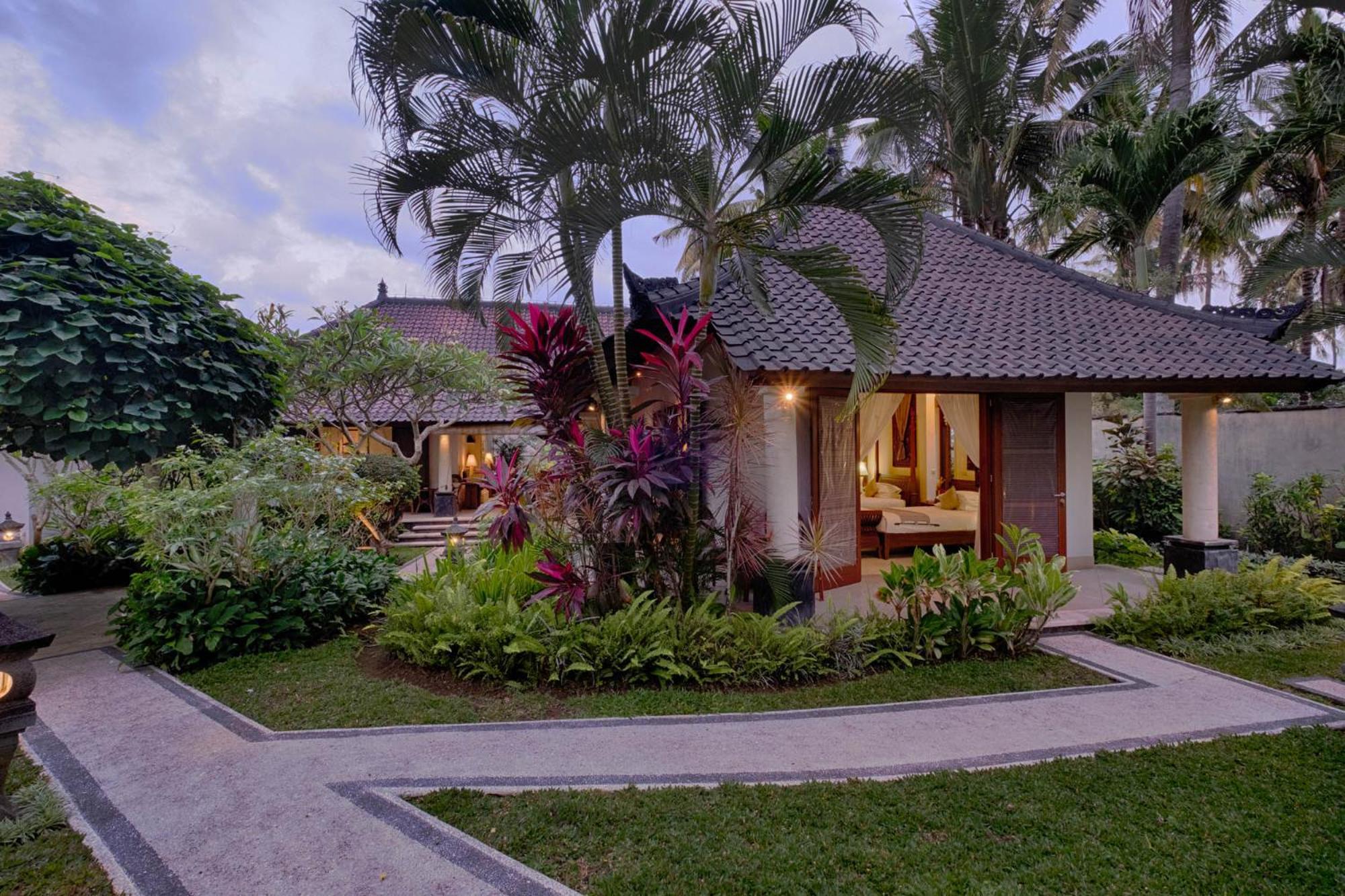 Kutus Kutus Saba Beach Villa 요그야카르타 외부 사진