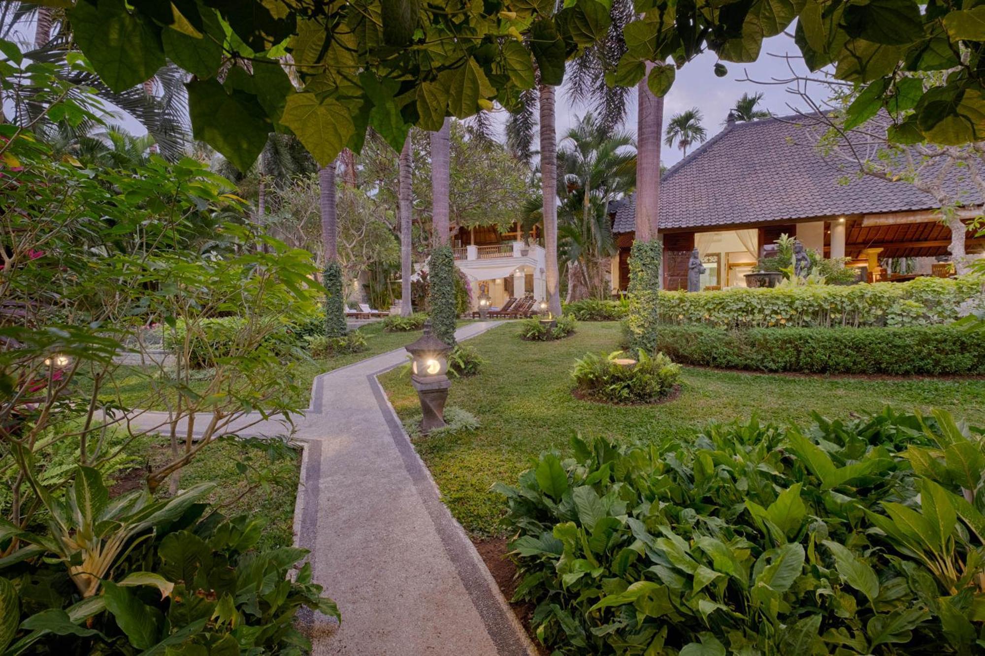 Kutus Kutus Saba Beach Villa 요그야카르타 외부 사진