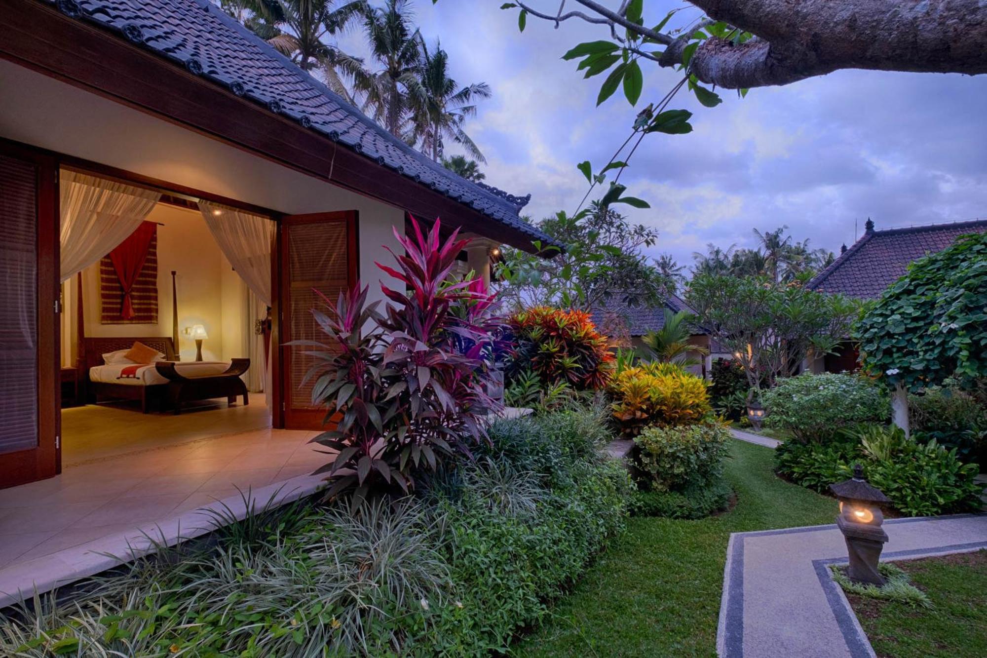 Kutus Kutus Saba Beach Villa 요그야카르타 외부 사진